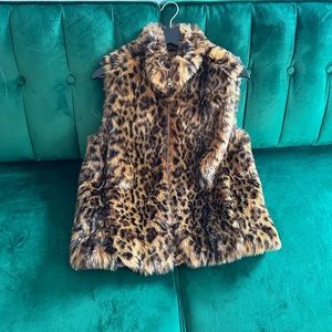 Women’s Faux Fur Vest in Leopard Print